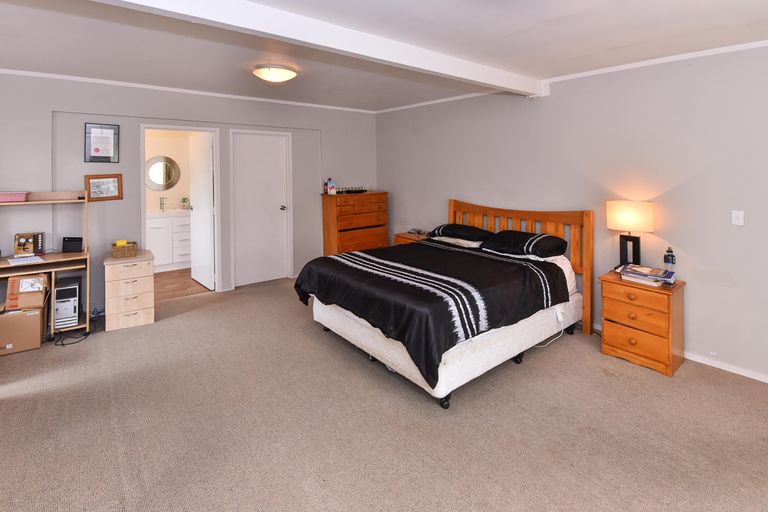 Photo of property in 24 Magnolia Avenue, Opaheke, Papakura, 2113