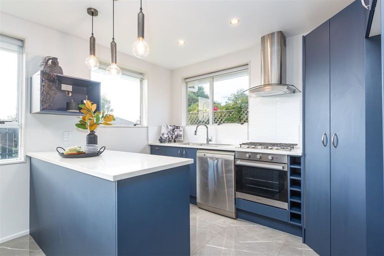 Photo of property in 15 Royal Park Drive, Parklands, Christchurch, 8083