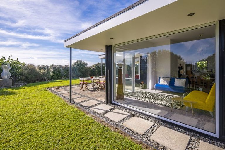 Photo of property in 21 Sandown Road, Te Horo Beach, Otaki, 5581