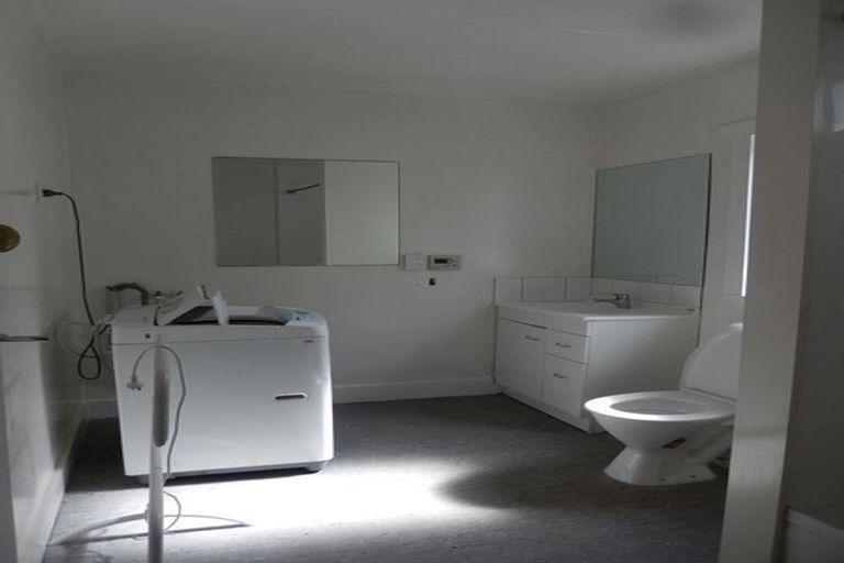 Photo of property in 20 Queens Drive, Kilbirnie, Wellington, 6022