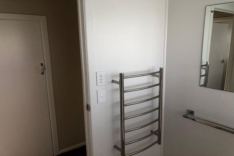 Photo of property in 117 Manuka Road, Bayview, Auckland, 0629