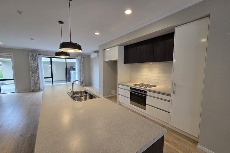 Photo of property in 213 Hobsonville Point Road, Hobsonville, Auckland, 0616
