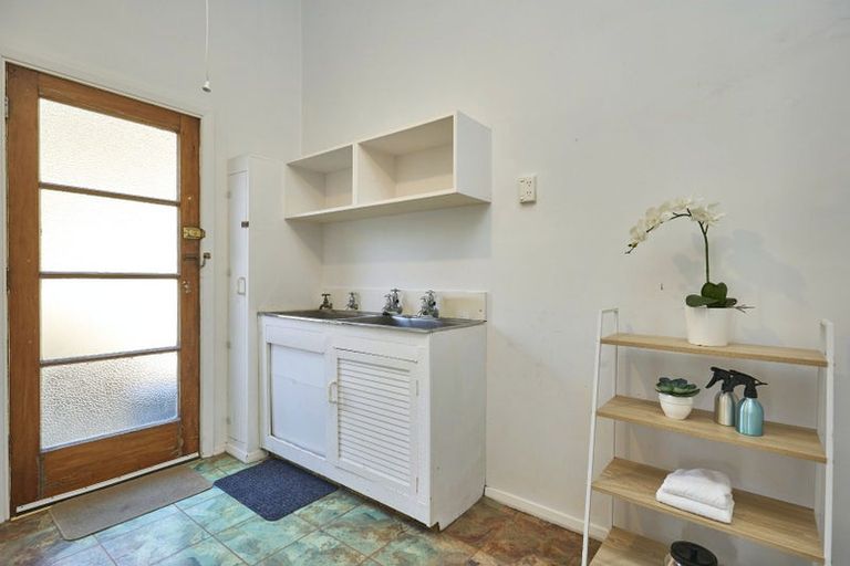 Photo of property in 125 Wellington Street, Picton, 7220