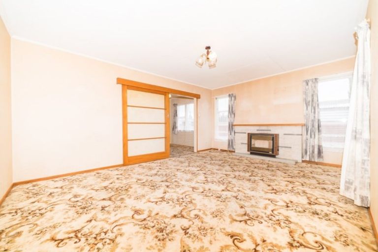 Photo of property in 6 Ellesmere Crescent, Highbury, Palmerston North, 4412