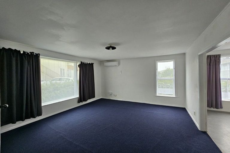 Photo of property in 46-48 Cheshire Street, Cannons Creek, Porirua, 5024
