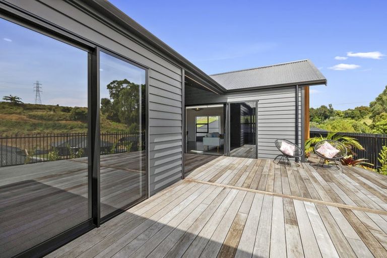 Photo of property in 54 Fernbrook Drive, Hurworth, New Plymouth, 4310