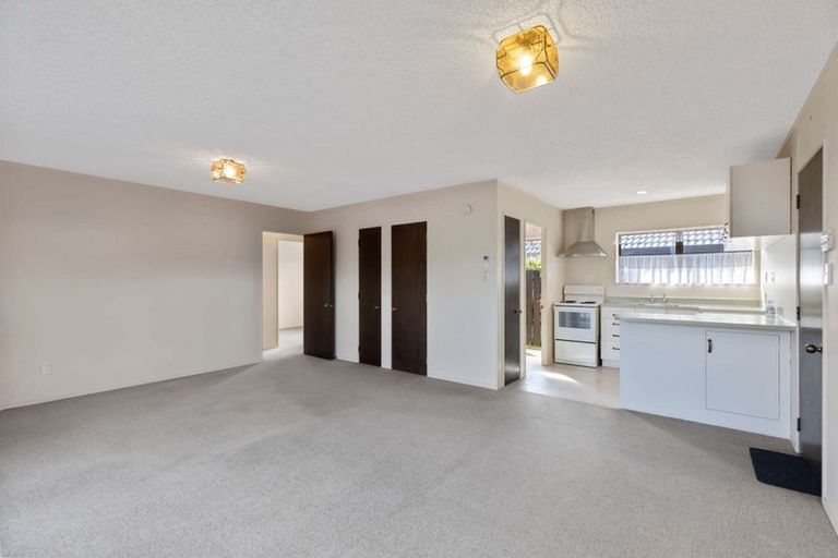 Photo of property in 2/10 Wellington Street, Papakura, 2110