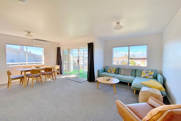 Photo of property in 1/11 Karaka Street, New Lynn, Auckland, 0600