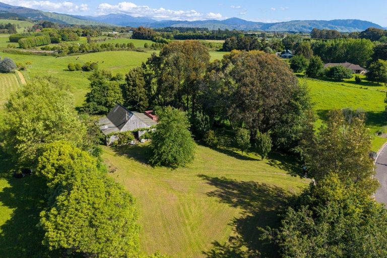 Photo of property in 140 Taylors Road, Otaki, 5583