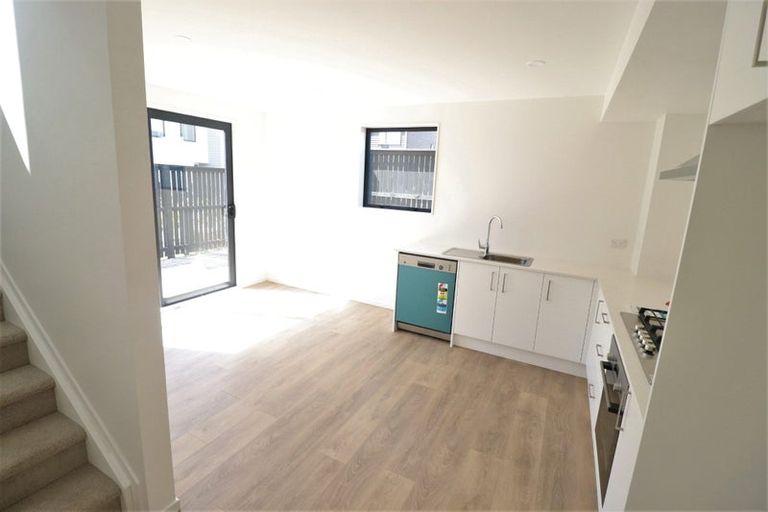 Photo of property in 34 Hobsonville Point Road, Hobsonville, Auckland, 0616