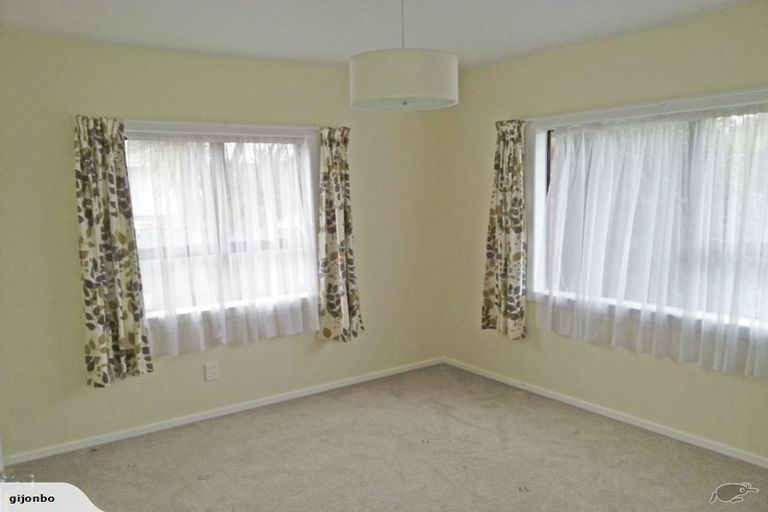 Photo of property in 33 Youngs Road, Papakura, 2110