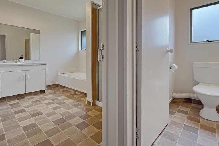 Photo of property in 15/24 Eastglen Road, Glen Eden, Auckland, 0602