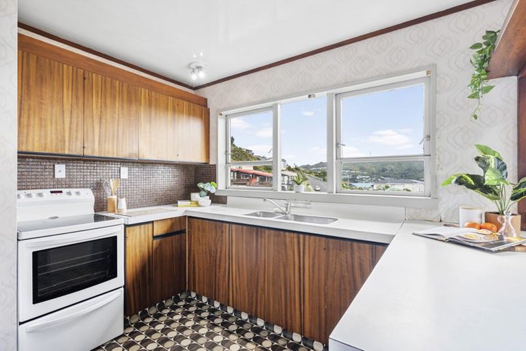 Photo of property in 59 Chapman Street, Newlands, Wellington, 6037
