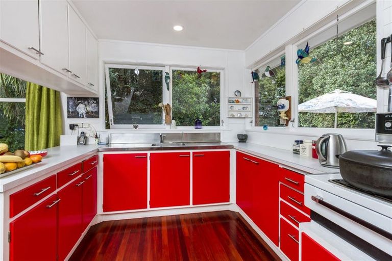 Photo of property in 10 Almadale Place, Hillcrest, Auckland, 0627