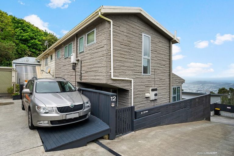 Photo of property in 12 Middlesex Place, Northland, Wellington, 6012