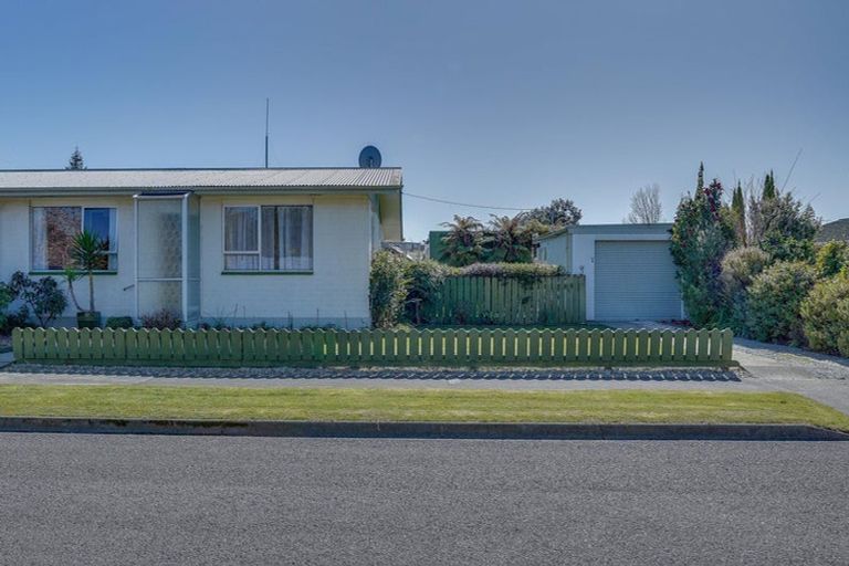 Photo of property in 1 Owen Place, Springlands, Blenheim, 7201