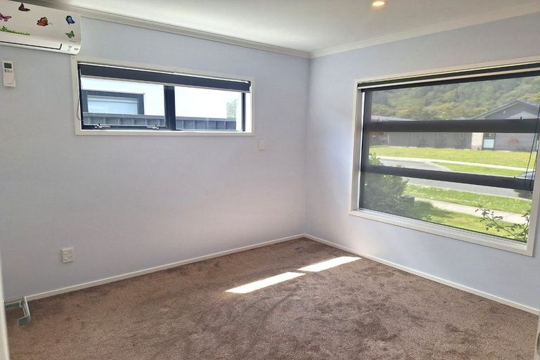 Photo of property in 40 Te Kaeaea Crescent, Wallaceville, Upper Hutt, 5018