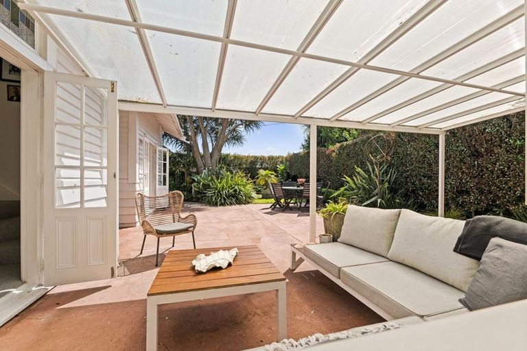 Photo of property in 18 David Street, Westown, New Plymouth, 4310