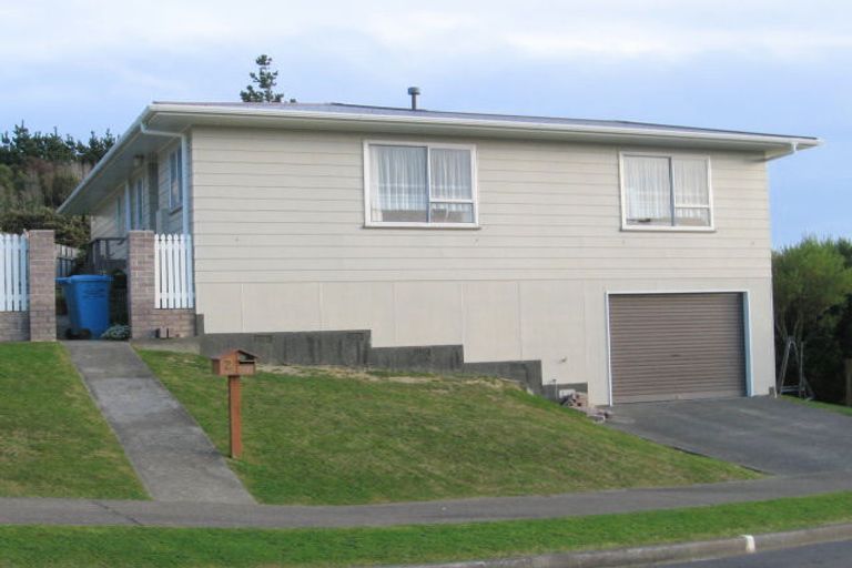 Photo of property in 2 Bluff Close, Kelson, Lower Hutt, 5010