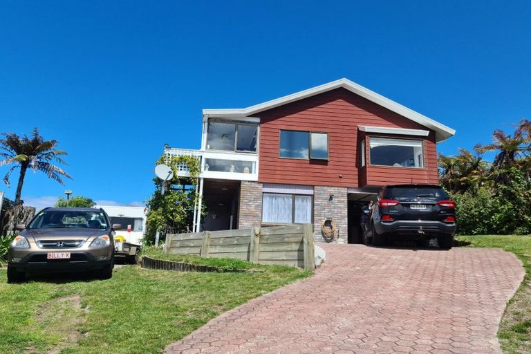 Photo of property in 27 Shera Street, Acacia Bay, Taupo, 3330
