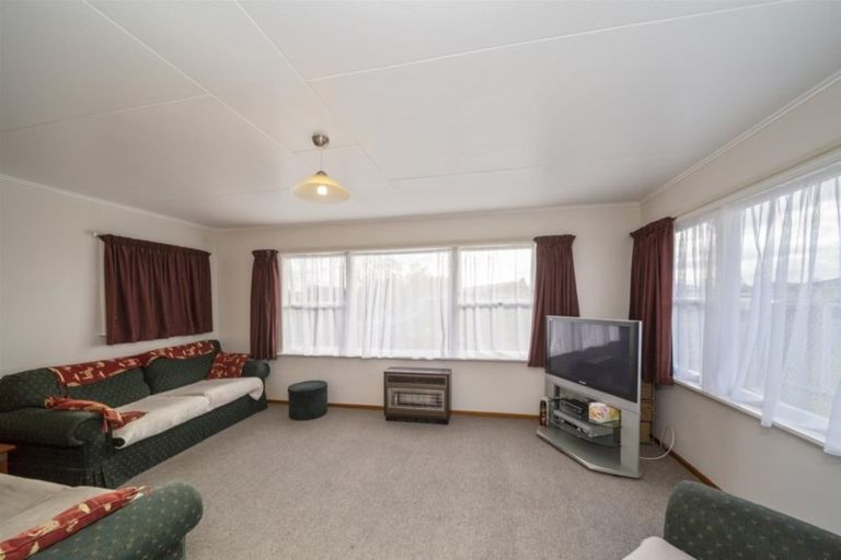 Photo of property in 6 Ngaio Place, Hawera, 4610