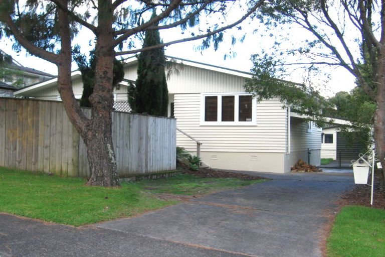 Photo of property in 64 Patons Road, Howick, Auckland, 2014