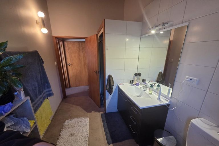 Photo of property in 8 Churchouse Road, Greenhithe, Auckland, 0632