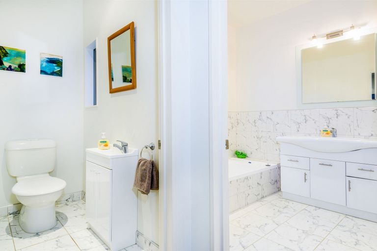 Photo of property in 103m Glengarry Road, Glen Eden, Auckland, 0602