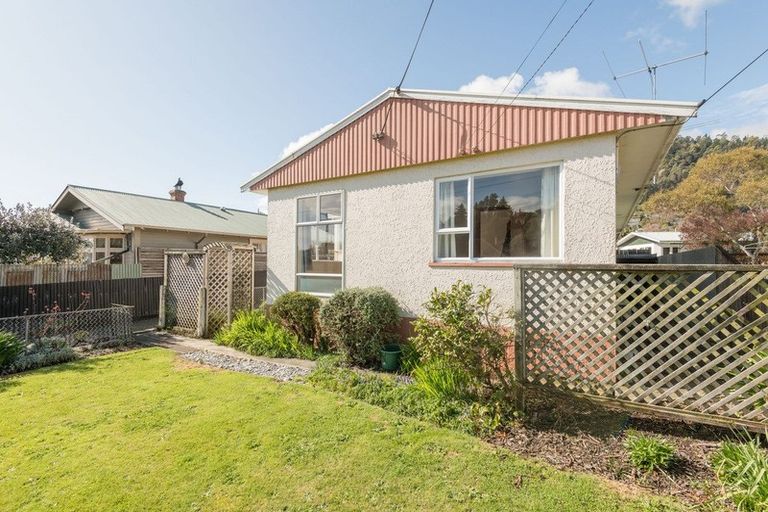 Photo of property in 1/125 Tipahi Street, Nelson South, Nelson, 7010