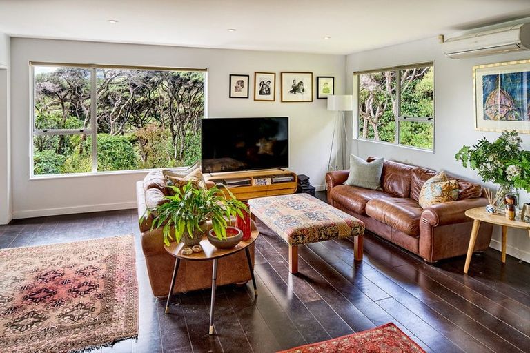 Photo of property in 20 Muri Road, Pukerua Bay, 5026