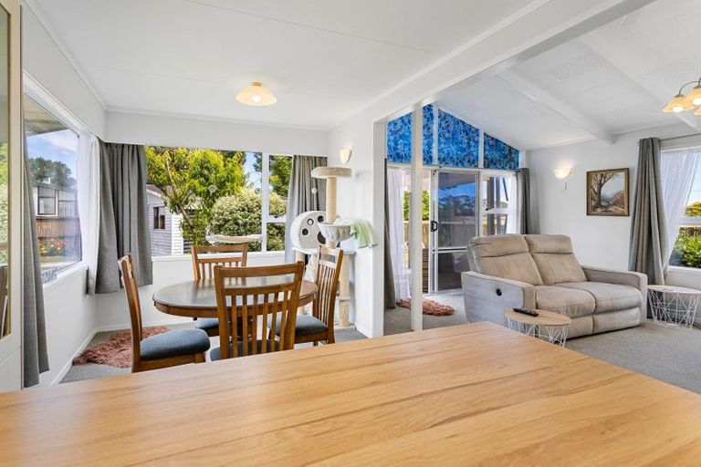 Photo of property in 28 Waianiwa Place, Tokoroa, 3420