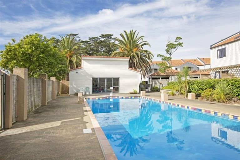 Photo of property in 42/21 Armoy Drive, East Tamaki, Auckland, 2016