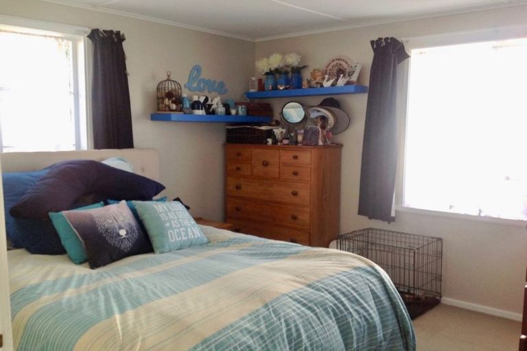 Photo of property in 42 Richmond Street, Waitara, 4320