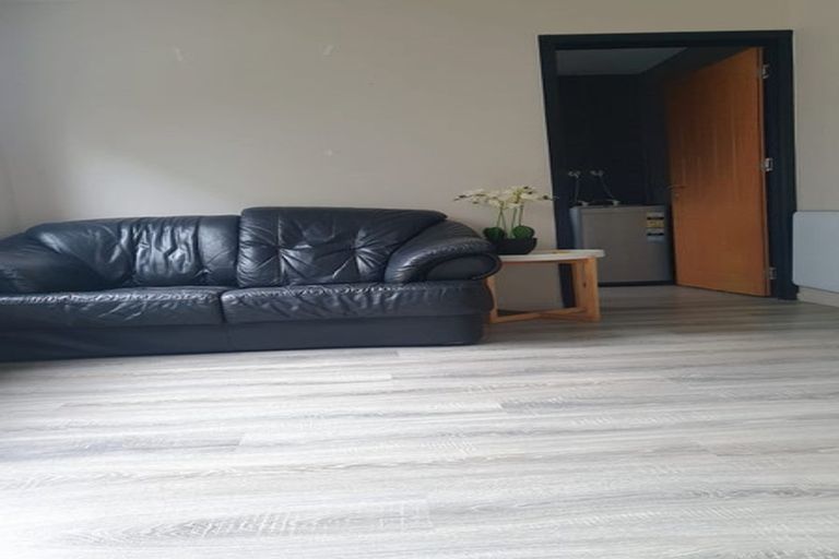 Photo of property in 208 Don Buck Road, Massey, Auckland, 0614