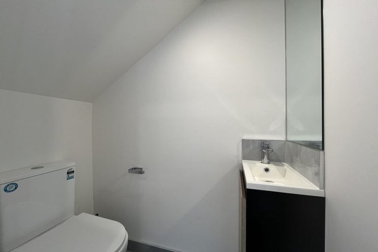 Photo of property in 96d Triangle Road, Massey, Auckland, 0614