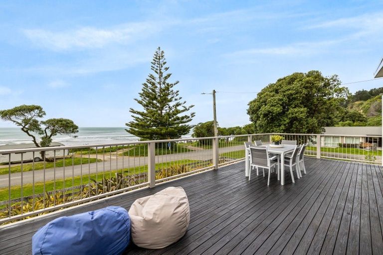 Photo of property in 16 Cathedral Road, Gore Bay, Cheviot, 7383