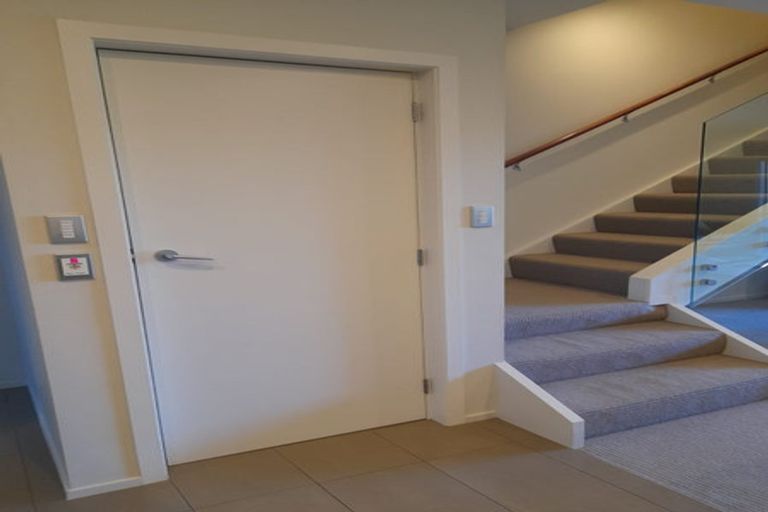 Photo of property in The Strand, 3/16 Ronald Street, Strandon, New Plymouth, 4312