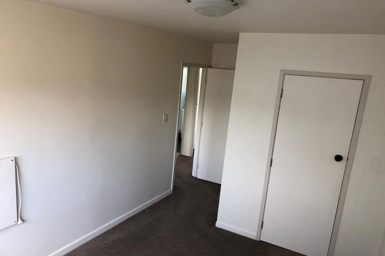 Photo of property in 9 Darren Crescent, Half Moon Bay, Auckland, 2012