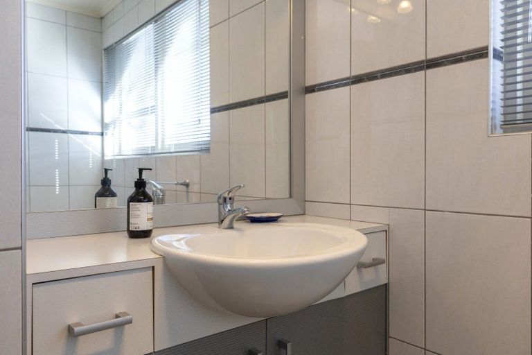 Photo of property in 15 Charles Crescent, Rainbow Point, Taupo, 3330