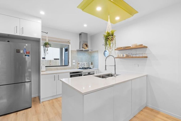 Photo of property in 19 Kaha Road, Takanini, 2110