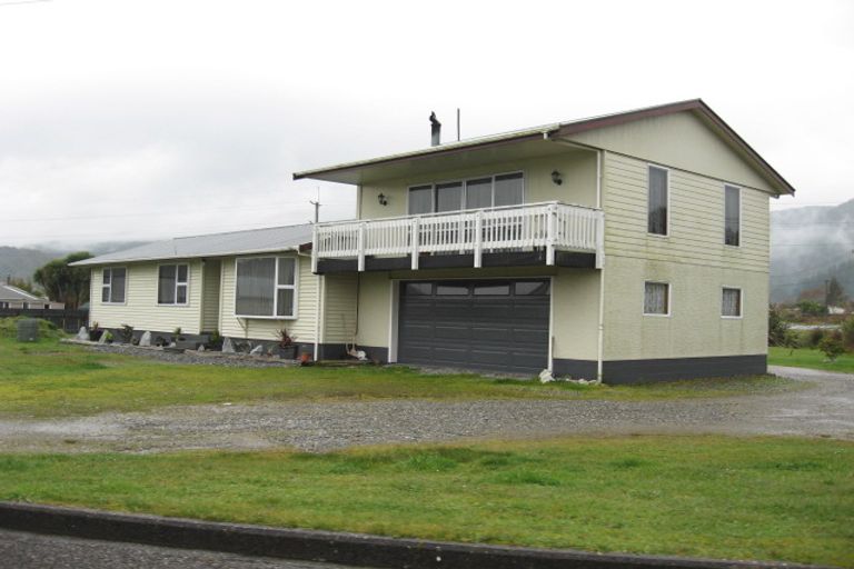 Photo of property in 19 Matai Street, Dobson, Greymouth, 7805