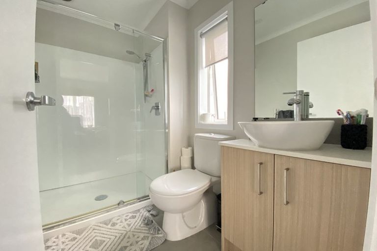 Photo of property in 22 Fernly Rise, Flat Bush, Auckland, 2019