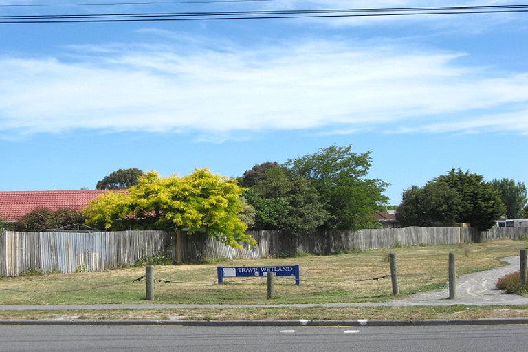 Photo of property in 442 Mairehau Road, Parklands, Christchurch, 8083