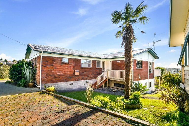 Photo of property in 131 Waimumu Road, Massey, Auckland, 0614