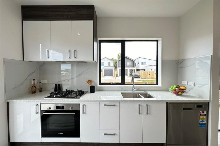 Photo of property in 4 Corporal Street, Papakura, 2110