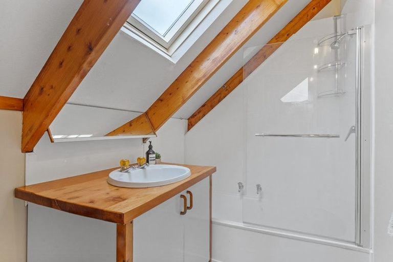 Photo of property in 2/56 Lavery Place, Sunnynook, Auckland, 0632