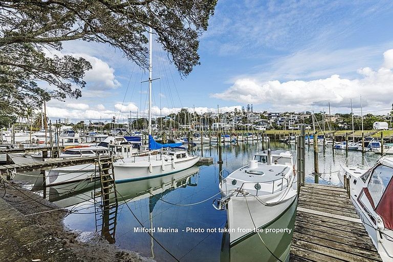 Photo of property in 41 Craig Road, Milford, Auckland, 0620