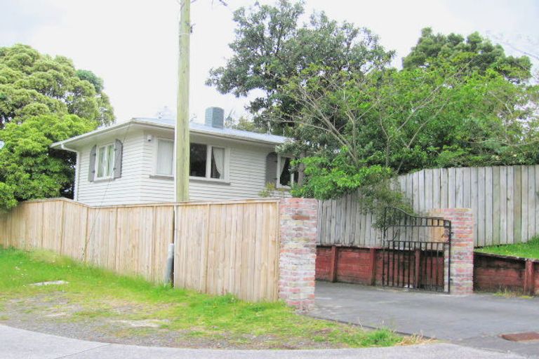 Photo of property in 56 Clayburn Road, Glen Eden, Auckland, 0602
