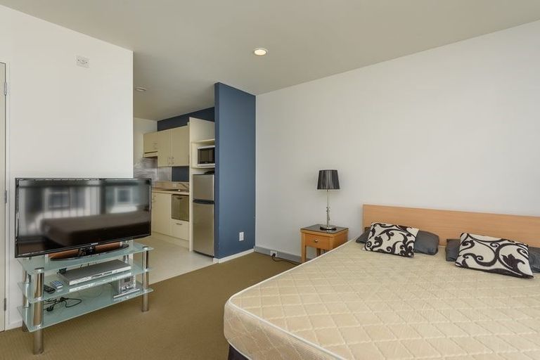 Photo of property in Terrace Heights Apartments, 2/163p The Terrace, Wellington Central, Wellington, 6011