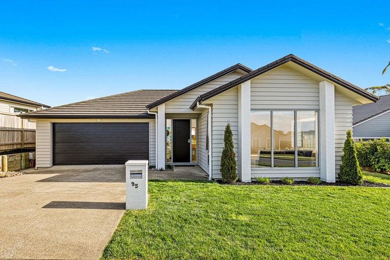 Photo of property in 95 Harris Drive, Silverdale, 0932